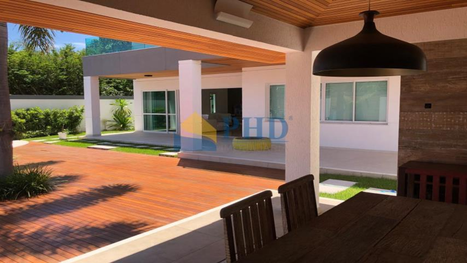 Casa 5 Quartos 322m² 